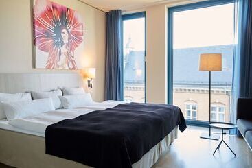 هتل Scandic Hamburg Emporio