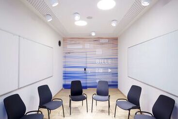 هتل Scandic Hamburg Emporio