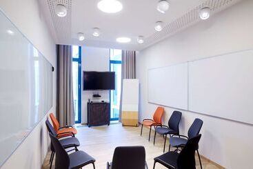 هتل Scandic Hamburg Emporio