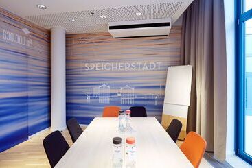 هتل Scandic Hamburg Emporio