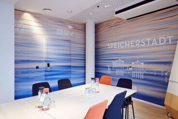 هتل Scandic Hamburg Emporio