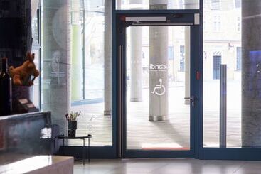 هتل Scandic Hamburg Emporio