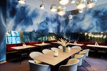 هتل Scandic Hamburg Emporio