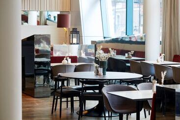 هتل Scandic Hamburg Emporio