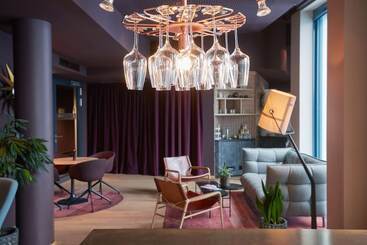 هتل Scandic Hamburg Emporio