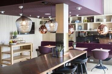 هتل Scandic Hamburg Emporio