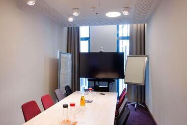 هتل Scandic Hamburg Emporio