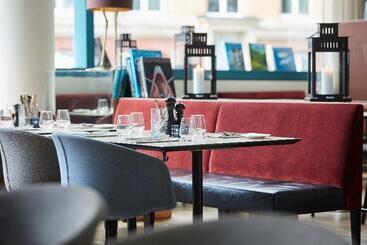 هتل Scandic Hamburg Emporio