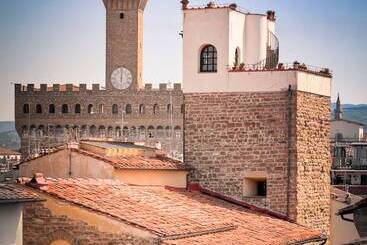 هتل Torre Guelfa Palazzo Acciaiuoli