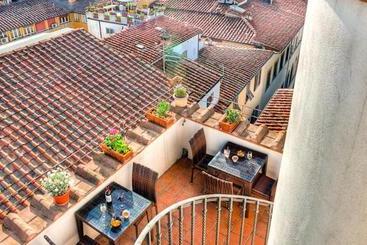 هتل Torre Guelfa Palazzo Acciaiuoli