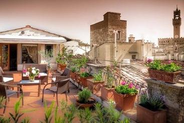 هتل Torre Guelfa Palazzo Acciaiuoli
