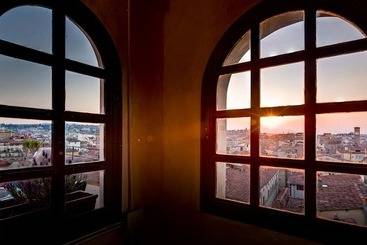 هتل Torre Guelfa Palazzo Acciaiuoli