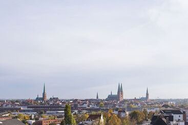 ホテル Vier Jahreszeiten Lubeck