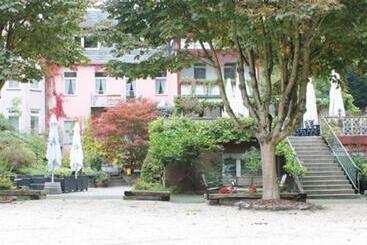 هتل Winneburg
