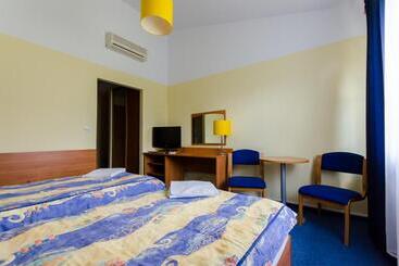 مُتل A4 Airport Kraków Mop Morawica