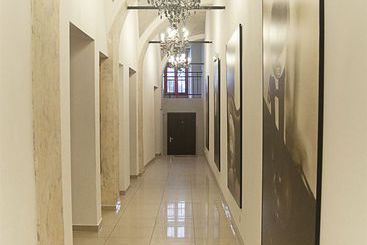 Pergamin Apartments