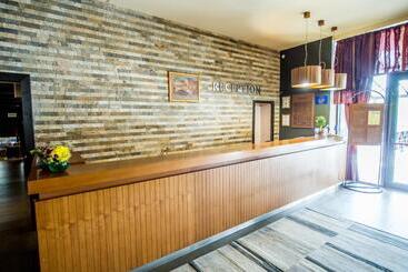 Snezhanka Hotel Pamporovo   Half Board & Ski
