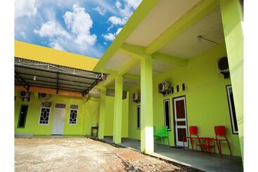 هتل Reddoorz Near Jalan Sejahtera Lubuk Linggau