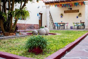 پانسیون Hostal Iká