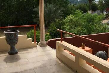 پانسیون Villa La Joya