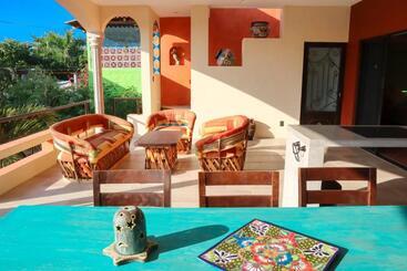 پانسیون Villa La Joya