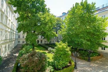Vienna Residence, Am Heumarkt   Stadtpark