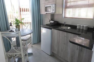 تختخواب و صبحانه Cul De Sac   Accommodation