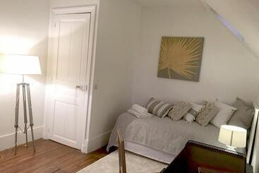 تختخواب و صبحانه Les Chambres De Louis