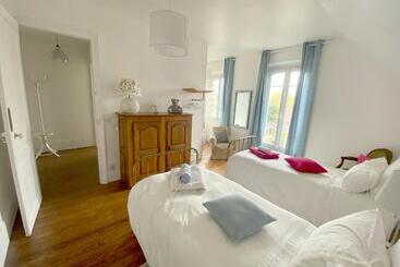 تختخواب و صبحانه Les Chambres De Louis