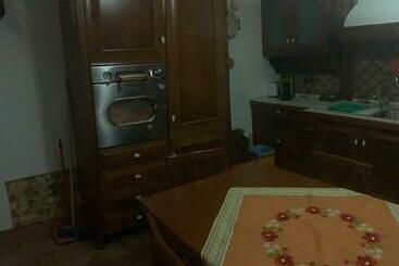 پانسیون Airport Tourist S Home