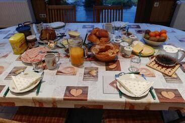 Bed and Breakfast Chez Marlyse Chambres Et Table D Hôtes