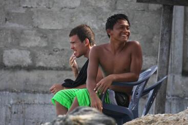 پانسیون Nias Kristov Surf Camp