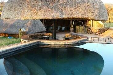 تختخواب و صبحانه Tidimalo Lodge