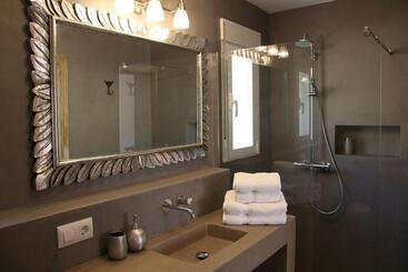 تختخواب و صبحانه Villa Foia Vella   Adults Only