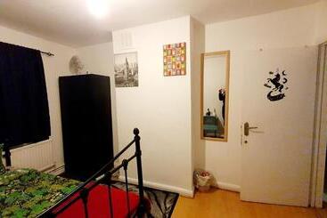 پانسیون Merciful King Room, In Zone 2 3
