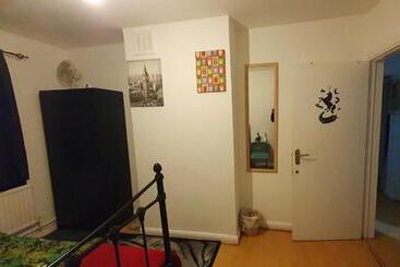 پانسیون Merciful King Room, In Zone 2 3