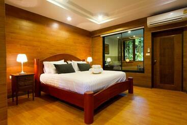 استراحتگاه Namtok Sarika Resotel