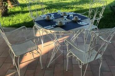 تختخواب و صبحانه Relais Le Folaghe
