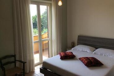 تختخواب و صبحانه Relais Le Folaghe