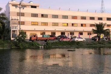 هتل La Primera Grande Beach Resort