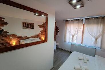 هاستل Casa De Vacanta La Locanda Dubova