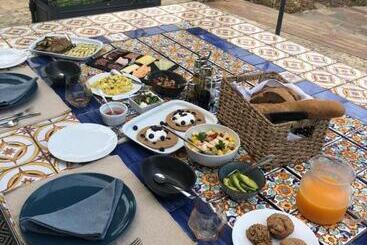 تختخواب و صبحانه Casa De L’albada