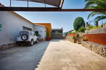 تختخواب و صبحانه Casa De L’albada