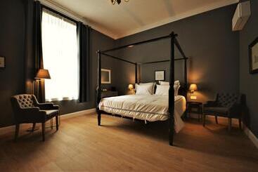 تختخواب و صبحانه Villa De Noailles