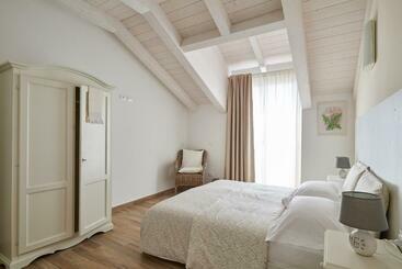 هتل Agriturismo Casastella