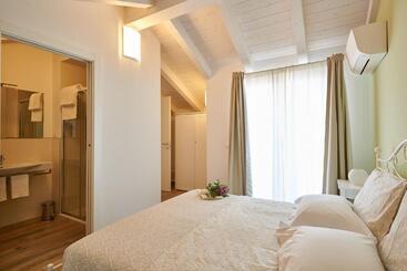 هتل Agriturismo Casastella