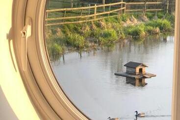 هتل The Hayloft Cheshire