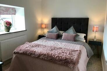 هتل The Hayloft Cheshire