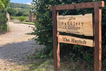 هتل The Hayloft Cheshire