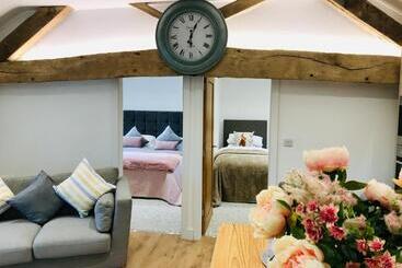 هتل The Hayloft Cheshire